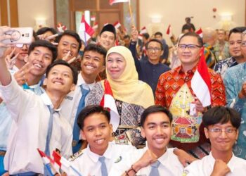 Dunia Pendidikan Jatim Bergelimang Prestasi di 2023, Khofifah: Mari Dijaga!