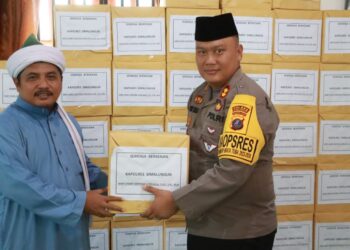 Kapolres Simalungun Silaturahmi Bersama Tuan Guru Batak Syekh Dr Ahmad Sabban Elrahmaniy Rajagukguk dan Serahkan Bantuan di Persulukan Serambi Babussalam Simalungun