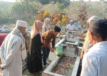 Persiapkan Batin Jelang Pileg 2024,Andi Kurniawan Siregar Ziarah Makam Alm Suyoto Pejuang Rakyat Tanah Jawa