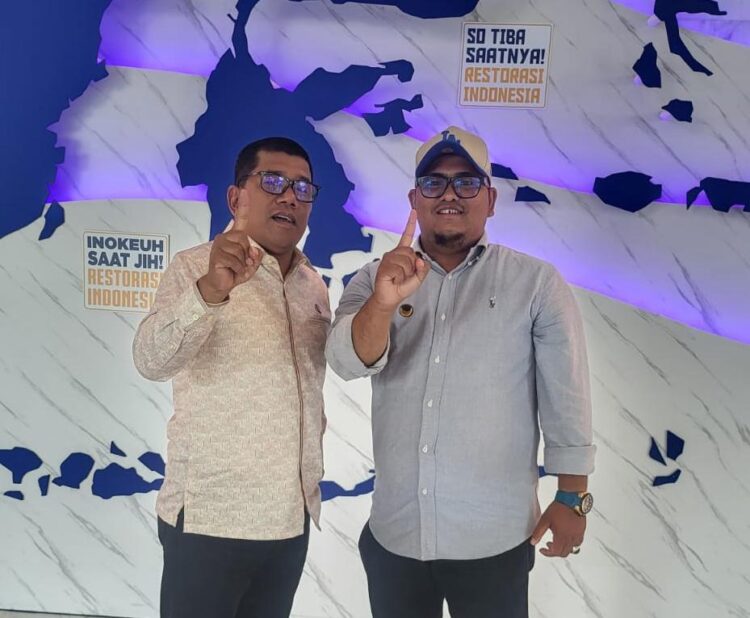 Keterangan foto;H. Muslim Ayub. SH.MM. Sekwil NasDem Aceh, Misran SH. Bendahara NasDem Aceh Selatan