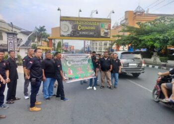 DPC GRIB JAYA kota pematang siantar, menyelenggarakan Kegiatan Berbagi Takjil Yang Mengesankan