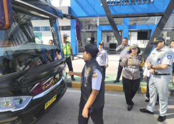Satlantas Polres Pematangsiantar Gelar Ramp Check Angkutan Umum Dalam Kesiapan Angkutan Lebaran 2024