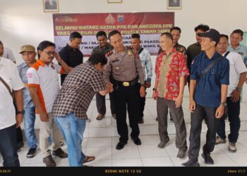Polsek Tanah Jawa Gelar Audiensi Dengan PPK Menjelang Pilkada 2024