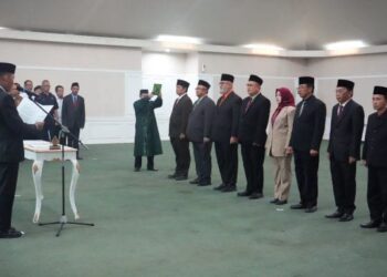 Aswama Tosepu Lantik Pejabat BPBD Bersama Sekretariat DPRD Bogor