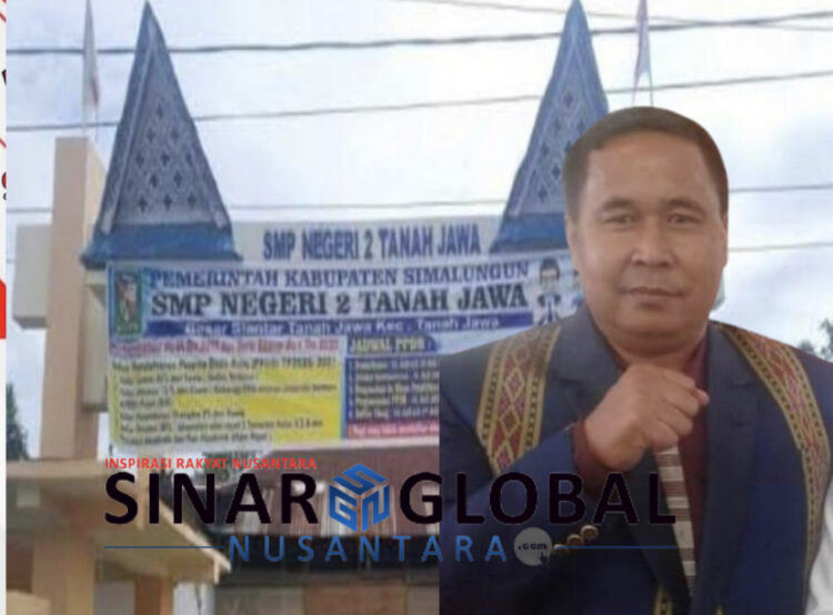 Keterangan foto:Kasek SMP Negeri 2 Tanah Jawa Bukit Haloho diduga Pungli 300.000/Siswa dan Kangkangi Himbauan hingga permalukan Disdik Simalungun.