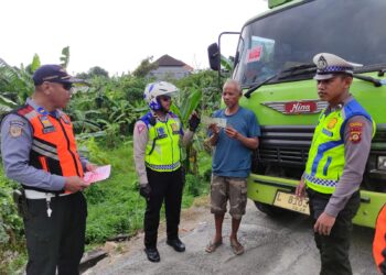 Sat Lantas Bersama Dishub Kota Denpasar Gelar Razia Kendaraan Parkir Liar