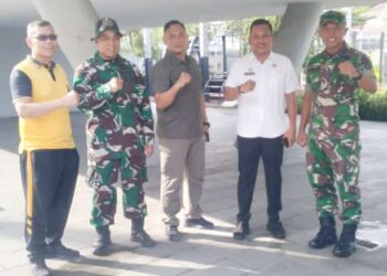 Dandim 0207/SML Memimpin Kegiatan Karya Bhakti di Pantai Bebas Parapat, Kabupaten Simalungun