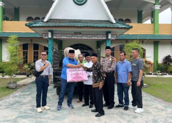 Kapolres Simalungun Serahkan Hewan Qurban kepada MUI Kabupaten Simalungun Dalam Rangka Menyambut Idul Adha 1445H