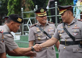 Polres Simalungun Gelar Tabur Bunga di Taman Makam Pahlawan Pematang Siantar Dalam Rangka Hari Bhayangkara Ke-78