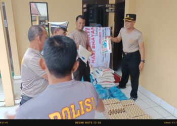 Polsek Tanah Jawa Gelar Bakti Sosial dan Bakti Religi Sambut HUT Bhayangkara Ke-78 di Masjid Uswatud Hasanah