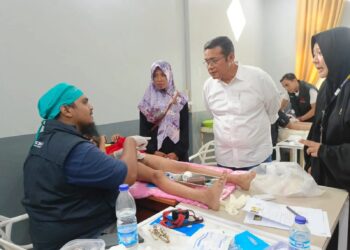 100 Anak Yatim Ikut Khitan Massal Komunitas Jumat Barokah Bersama H. Fathani