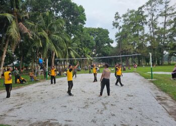Kapolsek Tanah Jawa Gelar Pertandingan Bola Voli Meriahkan HUT RI Ke-79