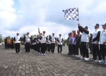 Kapolres Simalungun Lepas Pasukan Kirab Pembawa Api PON XXI Aceh-Sumut 2024 Menuju Pematangsiantar