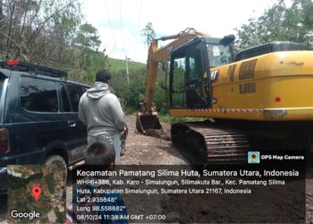 CV. Soadamara Sipiso-piso Berikan Bantuan Perbaikan Jalan di Hoppoan, Simalungun