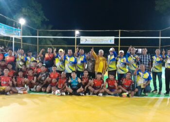 Turnamen Voli Piala Cabup Simalungun di Ujung Padang Resmi Dibuka RHS,14 Tim Ramaikan Pertandingan