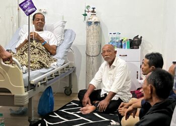 Cawabup Azan Kunjungi Yet Ubit, Tokoh Masyarakat Simpang Ulim di RS MMC Lhokseumawe