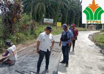 PTPN IV Kebun Bah Birung Ulu Salurkan CSR Perbaikan Jalan 350 M di Sidamanik,Manajer Arma Mulia Sirait Himbau Masyarakat Merawat Jalan