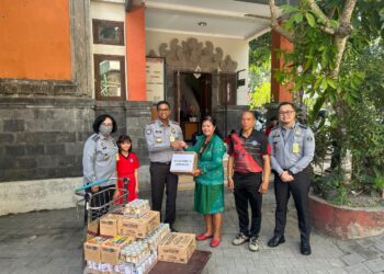 Kantor Imigrasi Kelas I Khusus TPI Ngurah Rai Bali, Bagikan Vitamin dan Susu di sekolah SD negeri 9 Jimbaran