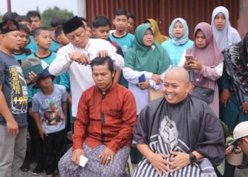 Kyai Adam Malik,Mpd, Yang Juga  Pimpinan Pondok Pesantren Miftahul Qur’an, Penuhi Nazarnya