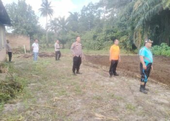 Dukung Asta Cita Presiden Prabowo Dalam Program Ketahanan Polsek Tanah Jawa Persiapkan Lahan di Wilayah Hukumnya