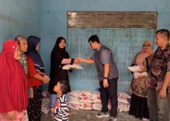 Manejemen PTPN IV Regional I Kebun Sei Dadap Bantu Masyarakat Sekitar Yang Terkena Banjir