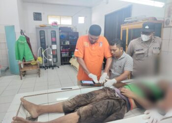 Pria Tanpa Identitas Ditemukan Meninggal di Teras Rumah Warga,Inafis Polres Simalungun Lakukan Identifikasi
