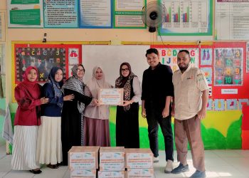 Lazismu Pidie Bersama PD Aisyiyah Pidie Salurkan Sedekah PanganMU Untuk Guru TK Bustanul Athfal Sigli