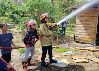 Kermat Ratusan Juta,Sijago Merah Lalap 1 Rumah dan Mobil Truk di Takengon