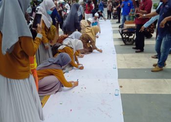 Masyarakat Siak Turun ke Jalan Tandatangan Petisi Penolakan PSU Jilid Dua