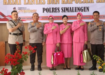 Kapolres Simalungun AKBP Marganda Aritonang Gelar Temu Pisah Pejabat,Apresiasi Kinerja AKP Jonni H Sinaga