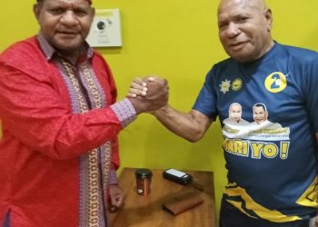 Jelang PSU Pilgub Papua,Ketum MARI YO MANIA Bertemu Tokoh Adat Ondofolo Ramses Wally Bahas Poin Penting
