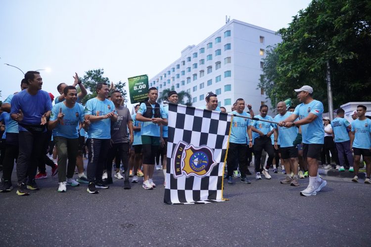 Kapolda Riau Irjen pol Herry Heryawan saat Launching Event Riau Bhayangkara Run 2025
