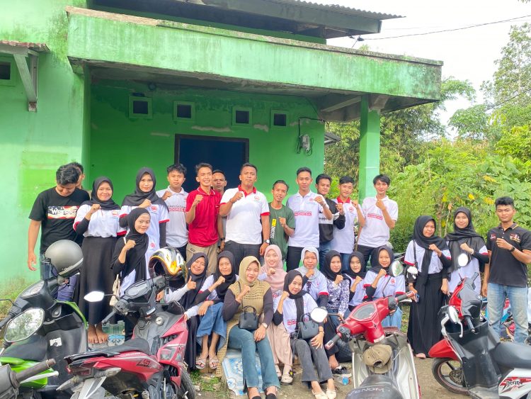 Foto bersama usai kegiatan Teras Demokrasi dengan thema Edukasi Kebangsaan dan Jiwa Kepemimpinan.