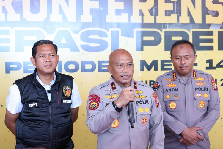 Sesuai keterangan Wakapolda Riau, Brigjen Jossy Kusumo, Kelanjutan kaburnya 11 tahanan,sejumlah pejabat di Polres Kampar Dimutasi.minggu (18/05/2025).