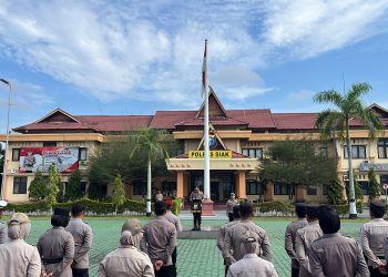Polres Siak Gelar Upacara Harkitnas 2025, AKBP Eka Ariandy Putra Ajak Personel Bangkitkan Semangat Pengabdian