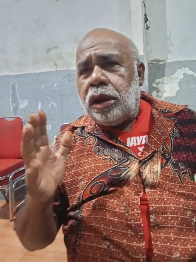 Tokoh adat Jayapura dan ketua umum Pemuda Garda Abepura,Jhon Awi