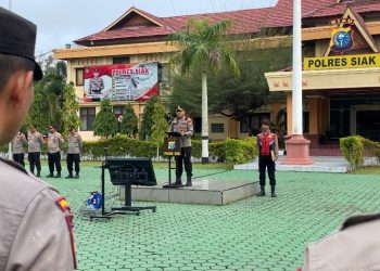 Pimpin Apel Pagi,Kapolres Siak AKBP Eka Ariandy Putra Tekankan Profesionalisme dan Sikap Open Seluruh Personel
