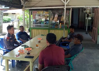 Bhabinkamtbmas Kampung Belutu Kandis Sambangi  Warga, Sosialisasikan Kamtibmas Dan Karhutla