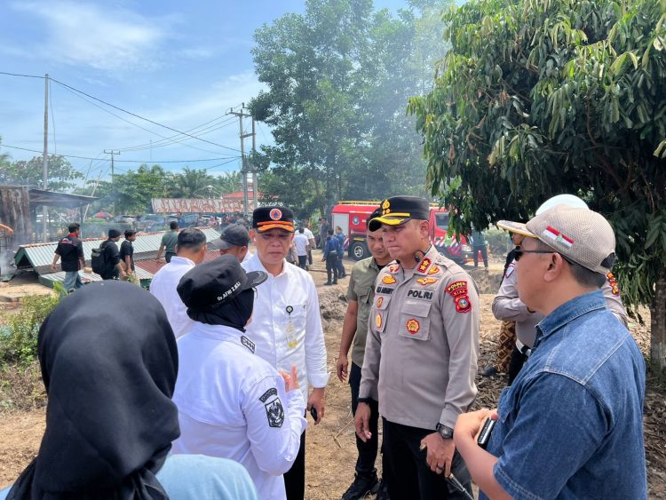 Kapolres dan Bupati Siak Turun Langsung di Tempat Aksi Demo di PT SSL Tumang -Siak