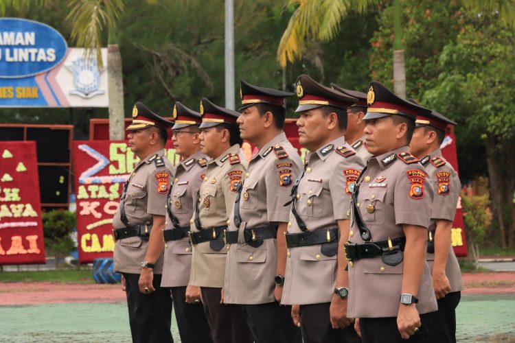 Foto: Upacara Sertijab di Polres Siak- Polda Riau.