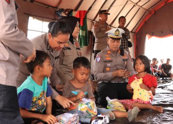 Pulihkan Luka Psikologis Pasca kerusuhan, Polres Siak Gelar Trauma Healing untuk Korban di Tenda Pengungsian PT SSL