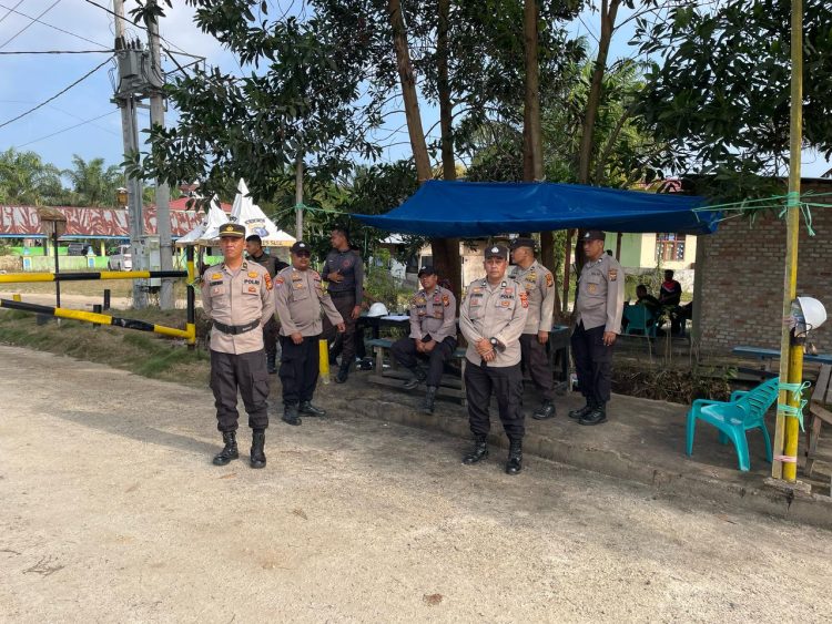 Foto: Polsek Siak Patroli di PT SSL -Tumang