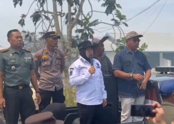 Bupati Siak Dr.Afni Z. M.Si, Hadir Langsung di Lokasi Konflik PT SSL Tumang