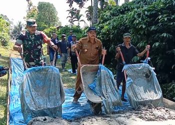Transparansi Pembangunan Desa: Pangulu Sahat M Sihombing Ajak Warga Awasi Proyek Jalan di Bahalat Bayu
