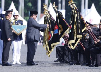 Presiden Hadiahkan Penghargaan Nugraha Sakanti Kepada Divisi Humas Polri dan Enam Satker Lainnya