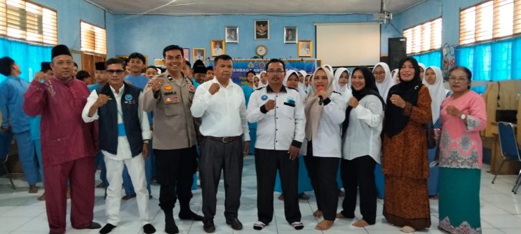 Foto: LAN kabupaten Siak Adakan P4GN di SMPN 1 Tualang Bersama Polsek Tualang.