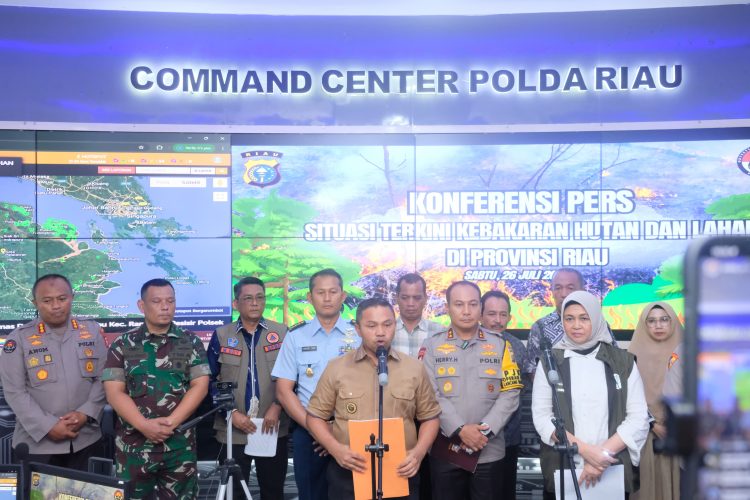 Foto: Kolaborasi Pemerintah, TNI/Polri, Dan Pihak Lain Menanggulangi Karhutla