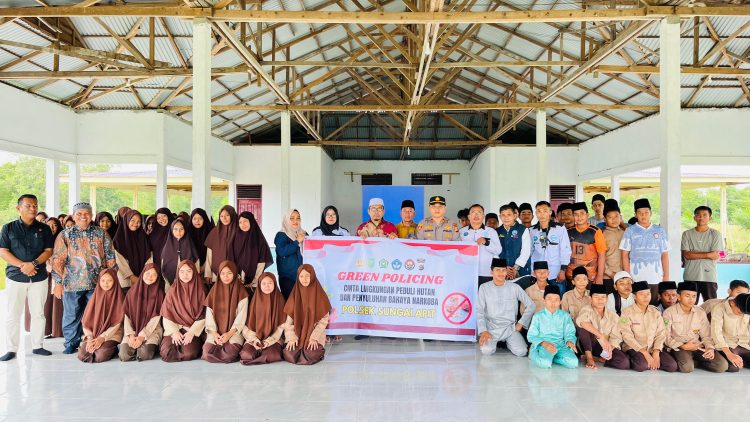 Foto: Polsek Sungai Spit, LAN Siak, Ponpes Darul Qur'an Kampung Lalang- Sungai Apit