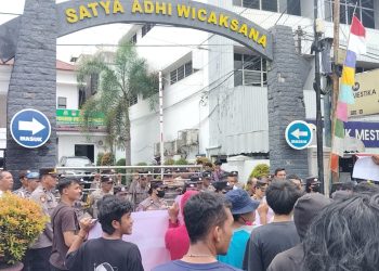 Pemuda dan Mahasiswa Pematangsiantar Geruduk Kejari, Soroti Dugaan “Main Proyek” Oknum Jaksa HPS