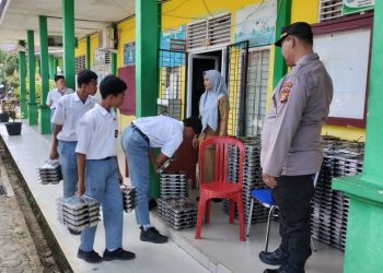 Polsek Tualang Lakukan Pengecekan dan Pendistribusian Makan Bergizi Gratis di SMA Negeri 5 Tualang
